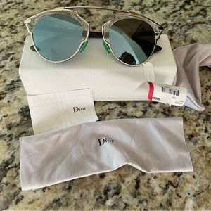 DIOR aviator barely worn silver color